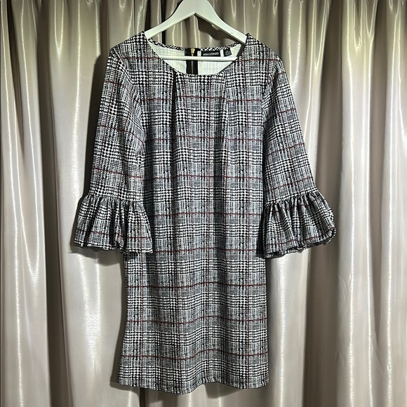 Nina Leonard Gray Black 3/4 Bell Sleeve Sheath Dress - Picture 1 of 7